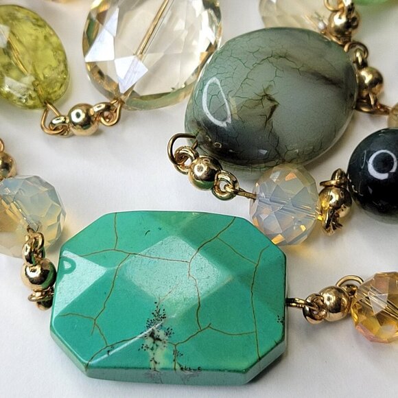 Green Glass Bead Long Necklace - Picture 7 of 12